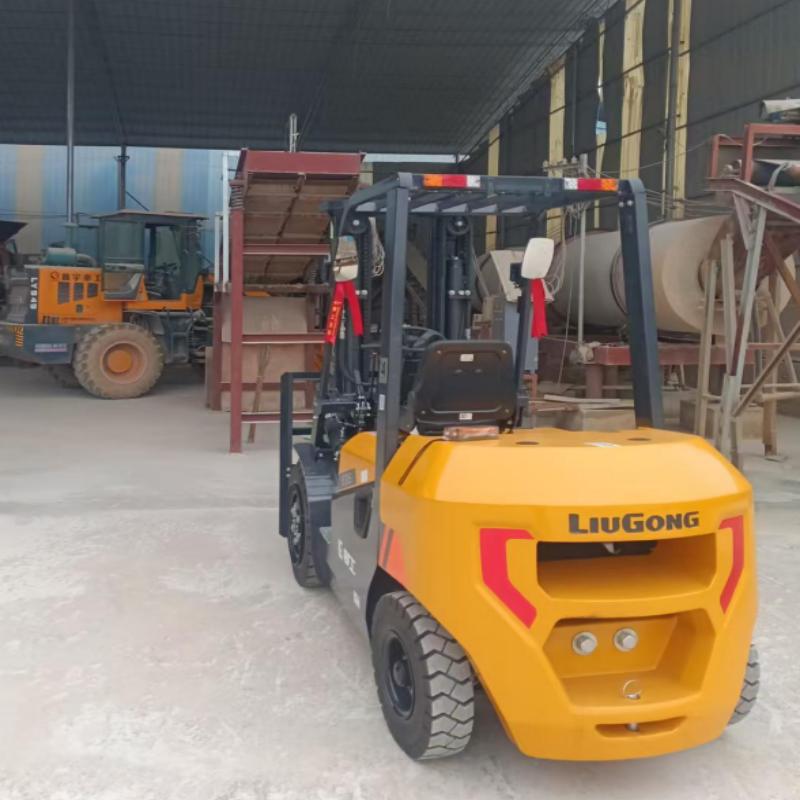 Customized Heavy Duty Forklift - Heavy Equipment Logistics 评论和价格
