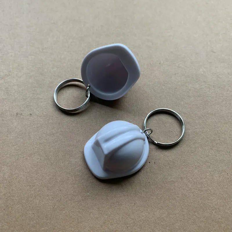 3D safety helmet keychain key  - Heavy Equipment Keychain 评论和价格