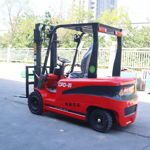 Custom 2.0 Ton Forklift Truck  - Heavy Equipment Logistics 评论和价格