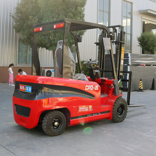 Custom 2.0 Ton Forklift Truck  - Heavy Equipment Logistics 评论和价格